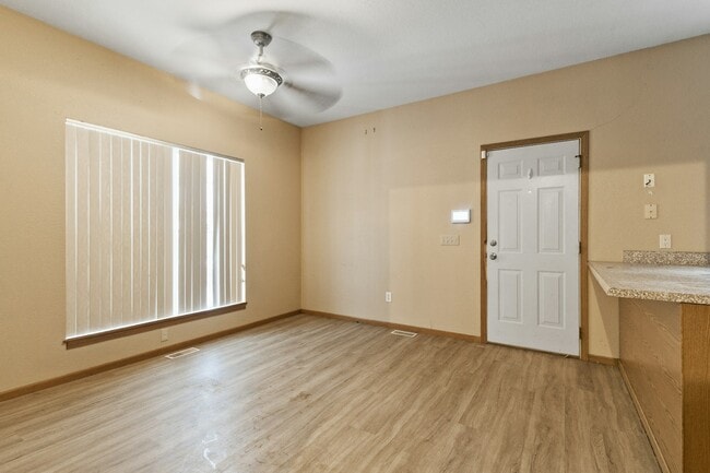 Building Photo - 834 Baker St