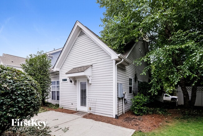Building Photo - 7142 Blakeney Greens Blvd