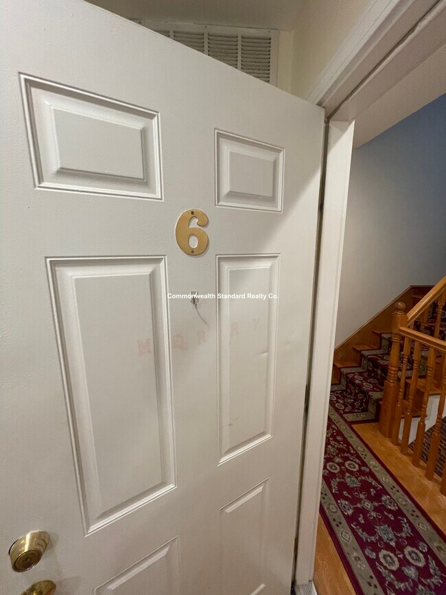 Building Photo - 1801 Beacon St