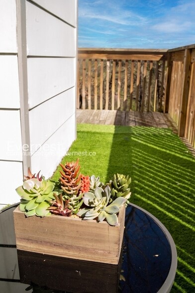 Building Photo - 4809 Brighton Ln