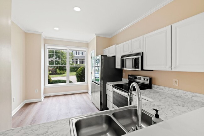 Building Photo - Available mid-July! 2 Bedroom, 2.5 bath Southern Village Stunner!