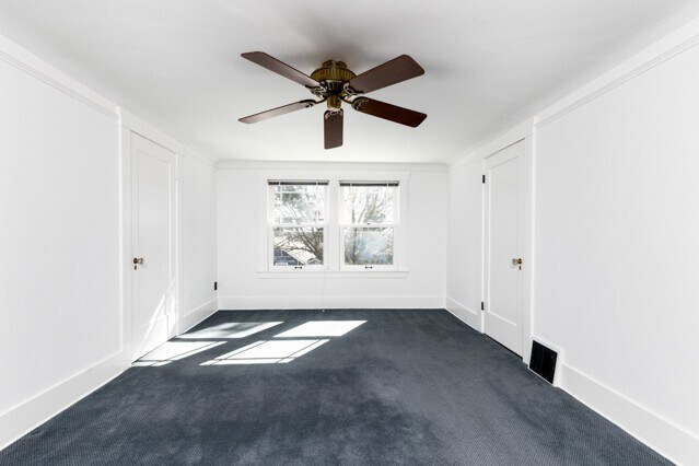 Building Photo - Spacious Home with that Classic Seattle Charm!