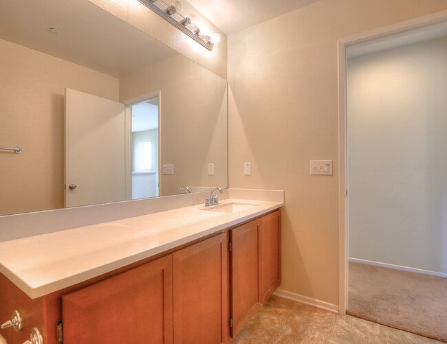 Building Photo - 34212 Woodmont