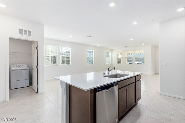 Building Photo - 3564 Dimora St