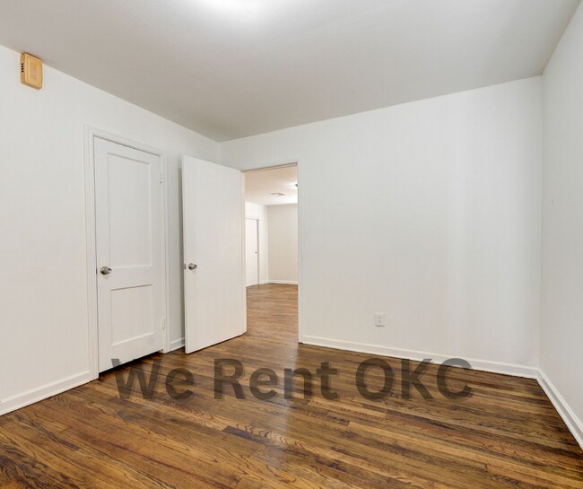 Building Photo - 1216 Bellevidere Dr