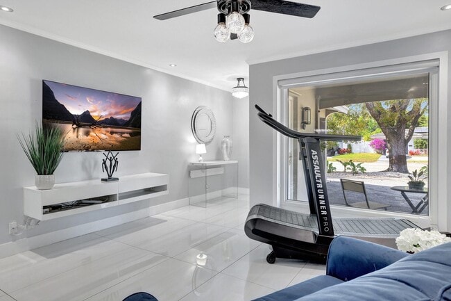 Building Photo - 2260 NE 62nd St