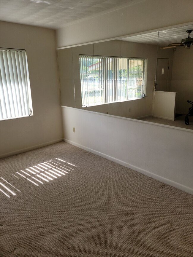 Building Photo - 10920 SE 55th Ave