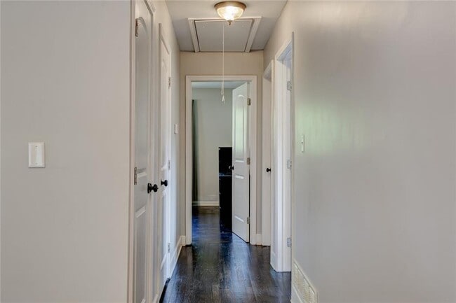 Building Photo - 1848 Winthrop Dr SE