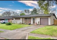 Building Photo - 8534 Dillon St