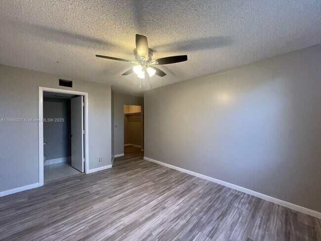 Building Photo - 7875 Margate Blvd