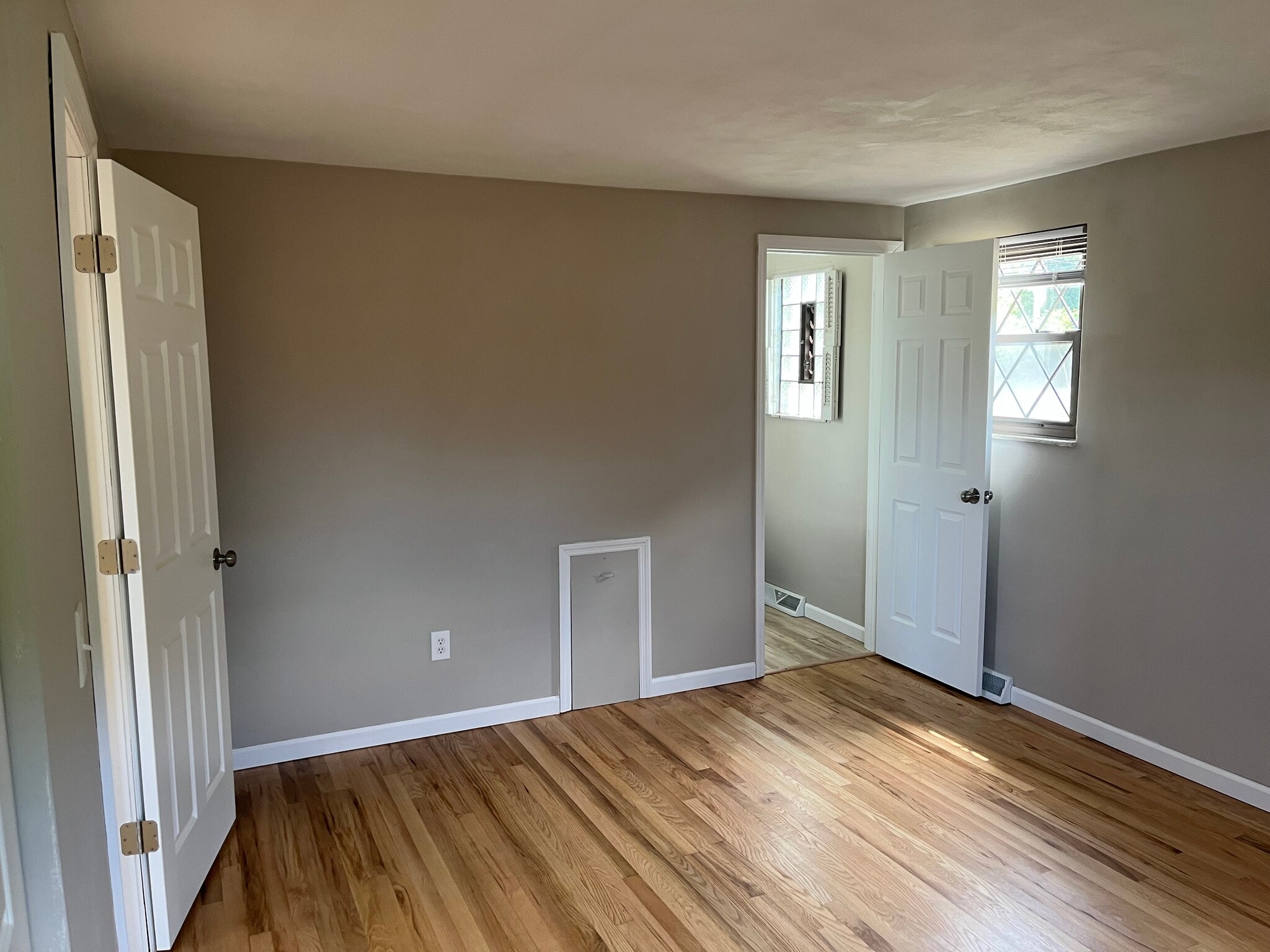 Another view of Master - 608 Sangree Rd