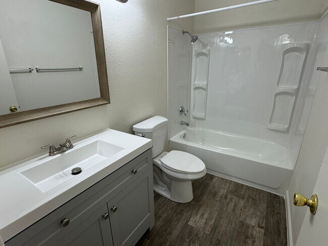 Building Photo - BRAND NEW REMODEL 3 BED, 2 BATH LOCATED HA...