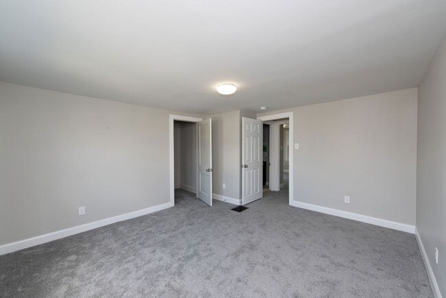 Building Photo - NORTH COLLEGE HILL -  Stunning remodel 3be...