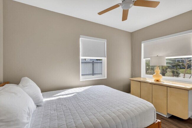 Building Photo - 823 Avenida Hermosa