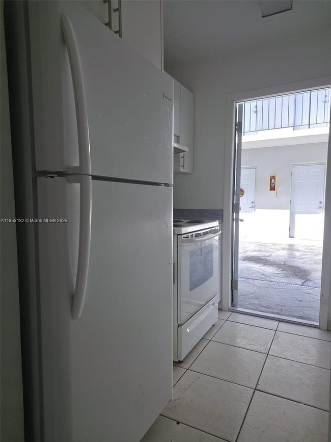 Building Photo - 2040 NE 170th St