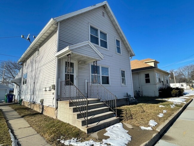 Building Photo - 1017 N Webster Ave