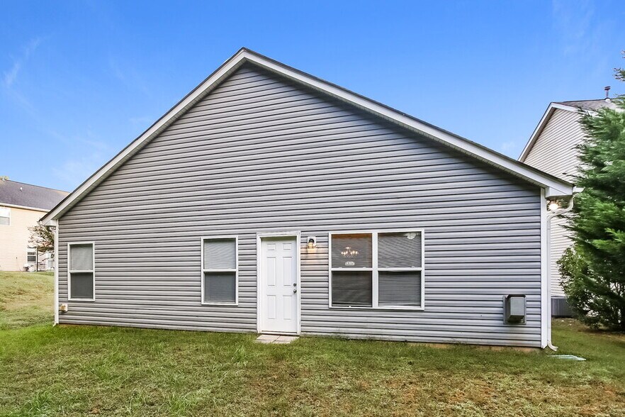 Building Photo - 4522 Potters Glen Rd