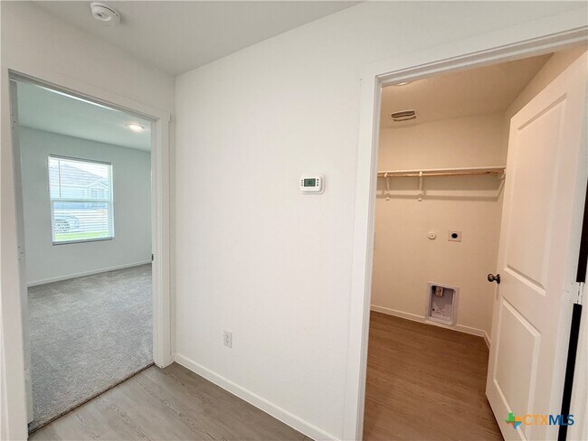 Building Photo - 3175 Dispatch Dr
