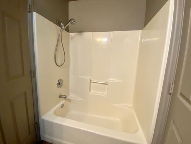 Building Photo - DARLING PROPERTY FOR RENT IN LAVERKIN!