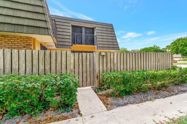 Building Photo - 311 3rd Way