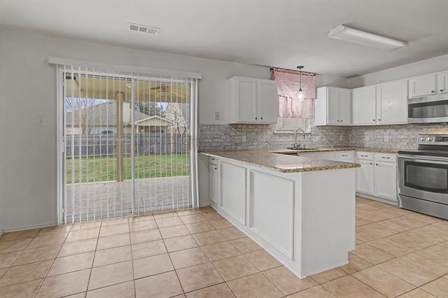 Building Photo - 5016 Meridian Ln