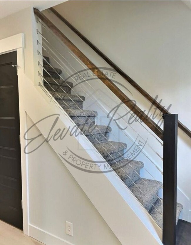 Building Photo - Modern 2-Bedroom Townhome in Clarksville –...