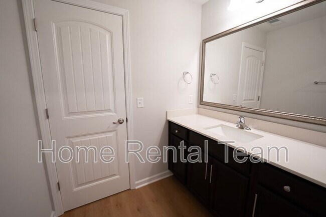 Building Photo - 46 Blues Dr