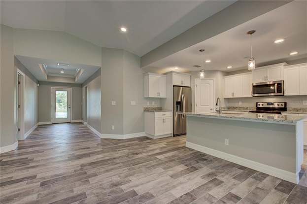 Building Photo - 129 Glades Dr