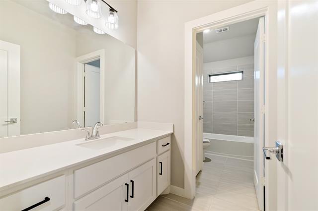 Building Photo - 1900 Brentwood Ln