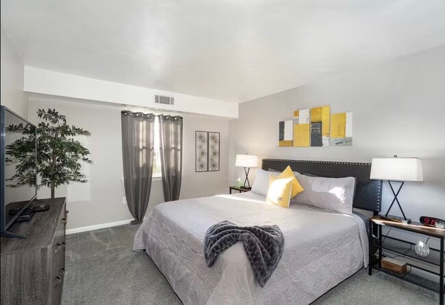 Building Photo - Beautiful Fully Furnished Two Bedroom Minutes From Hershey