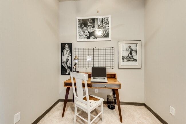 Building Photo - 86 Aventura Pl