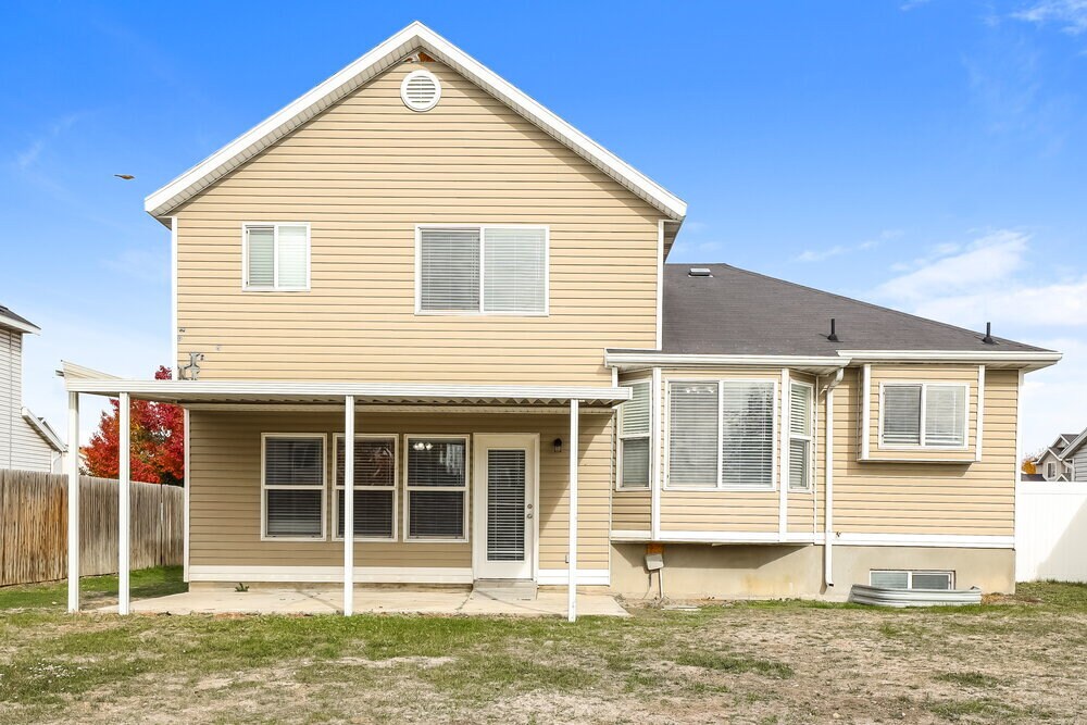Building Photo - 1831 W Quarter Horse Ave