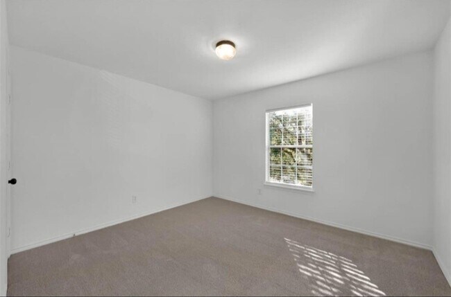 Building Photo - 22056 Knights Cove Dr