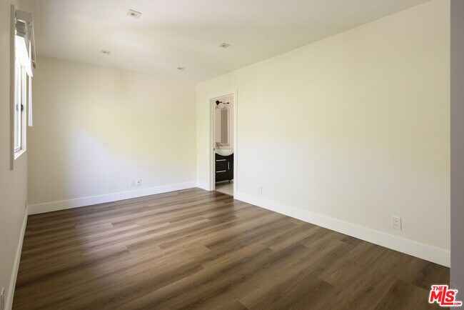 Building Photo - 10901 Terryview Dr