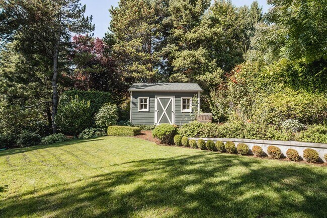 Building Photo - 4527 SW 29th Ave