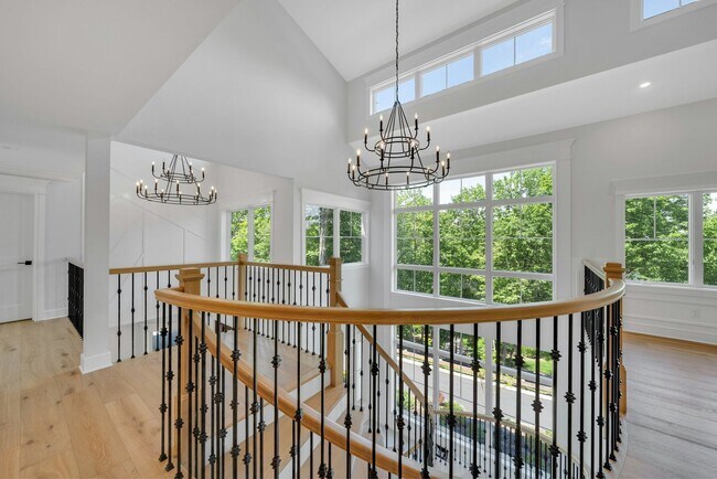 Building Photo - 976 Scioto Dr
