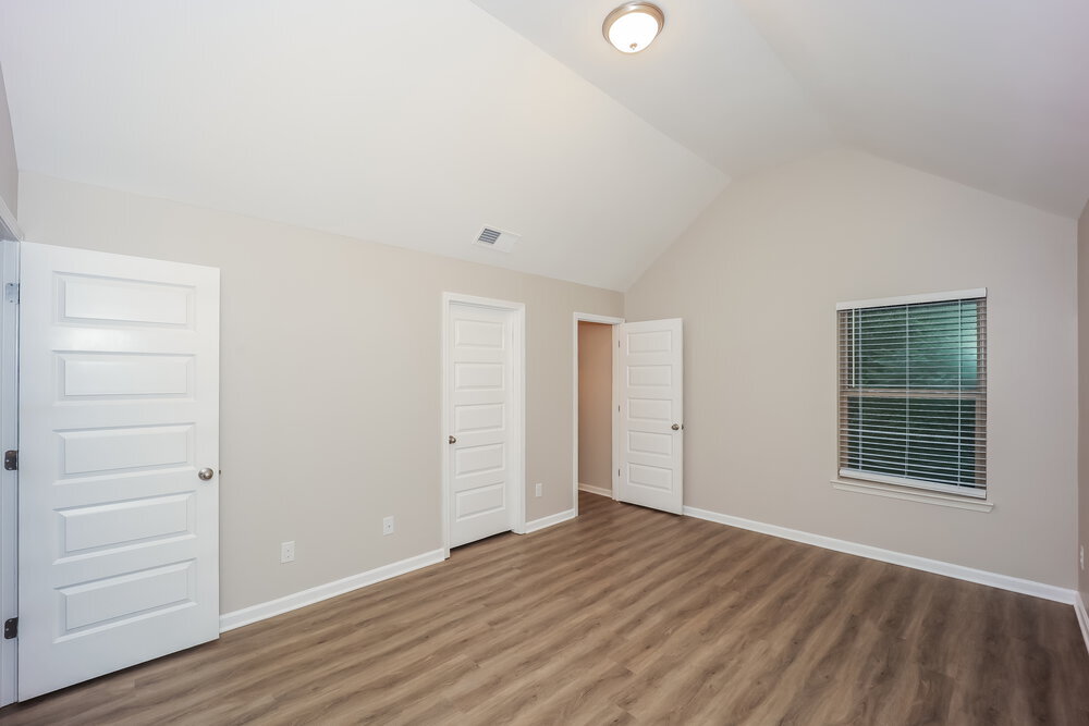 Building Photo - 6840 Diamond Dr