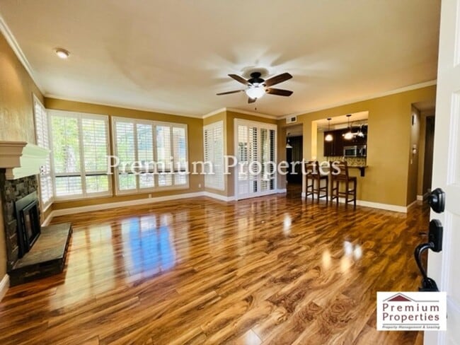 Building Photo - Beautiful 2BD/2BA Condo Unit in the Gated Community of Lakemont at Canyon Lakes- San Ramon