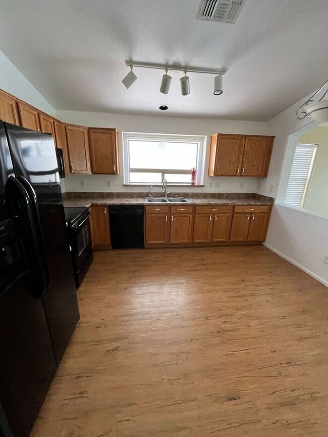 Building Photo - 3 Bedroom in Johnson Ranch Golf Community!