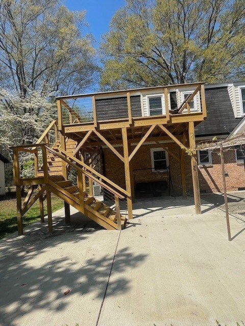 Building Photo - Fully Renovated 5 Beds Home in South Park ...