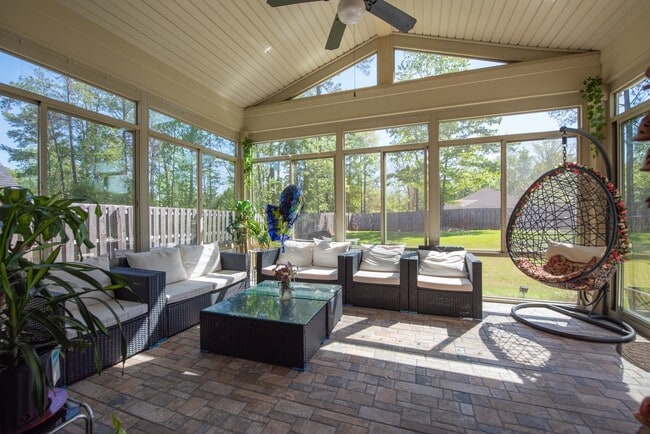 Building Photo - 830 W Richland Cir