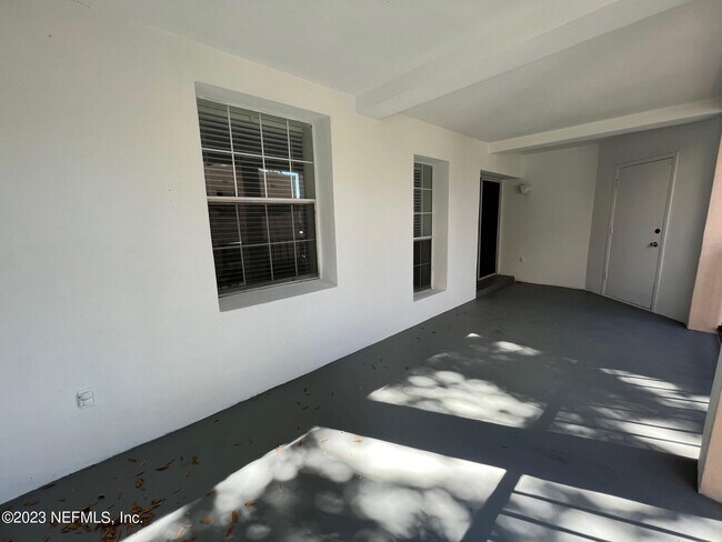 Building Photo - 2909 St Johns Ave