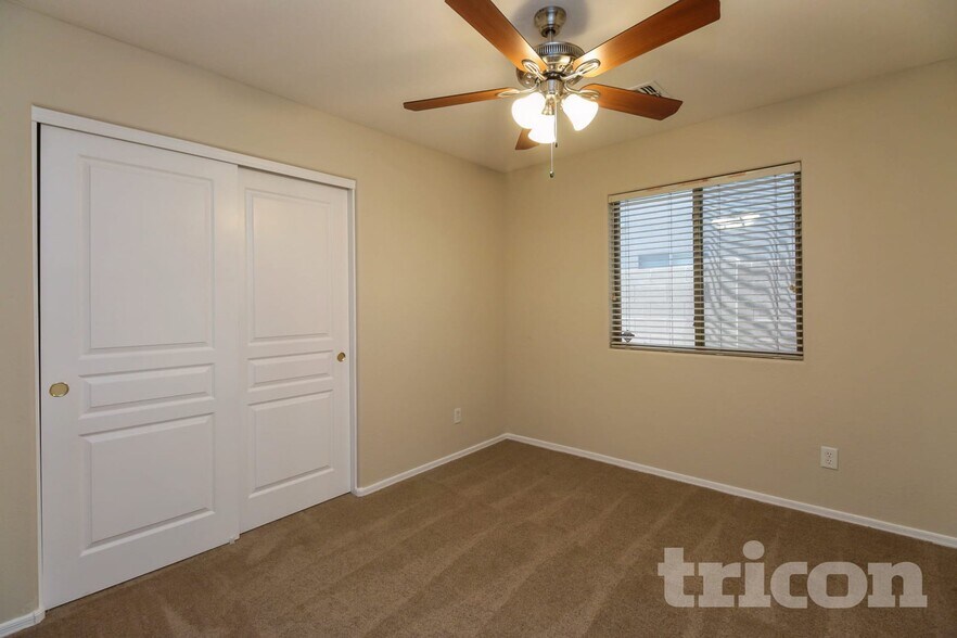 Building Photo - 11791 W Belmont Dr