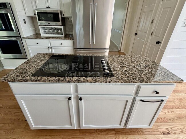 Building Photo - 419 Audubon Village Spur