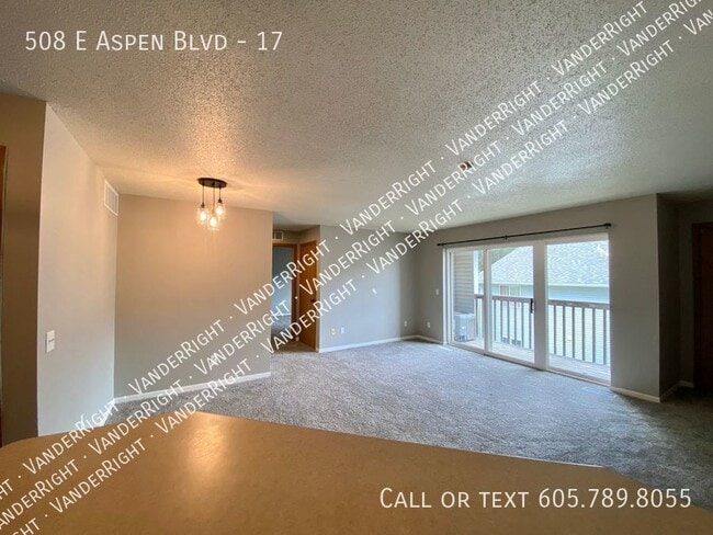 Building Photo - 508 E Aspen Blvd