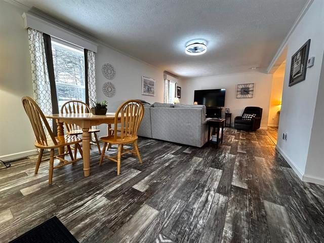 Building Photo - 30 Evergreen