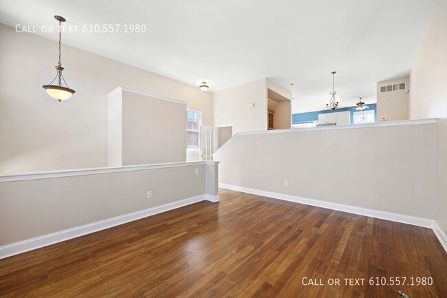 Building Photo - BEAUTIFUL BRICK TOWNHOME LOCATED IN FREEDL...