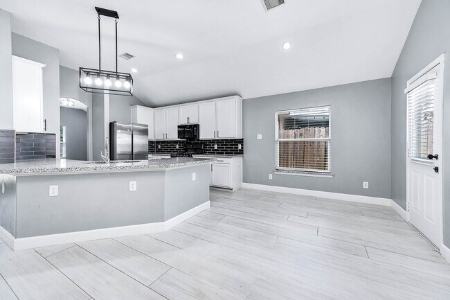 Building Photo - 5006 Riverbridge Ct