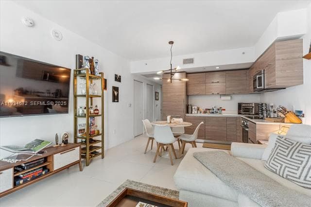 Building Photo - 1300 S Miami Ave