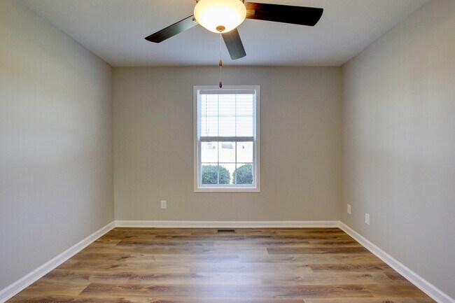 Building Photo - 51 Winding Oaks